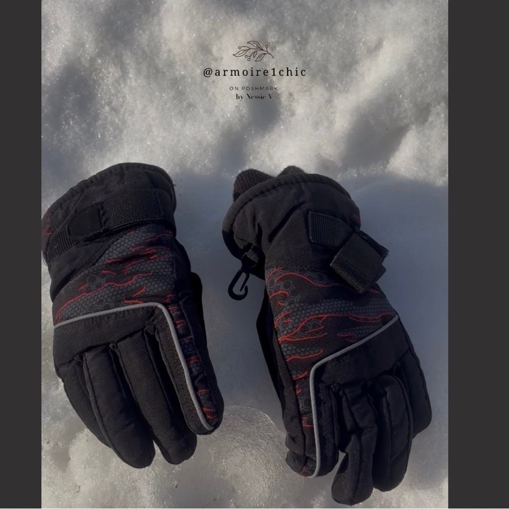 3M THINSULATE | Insulated Black and Red Winter Gloves | Kids Size S 4-7
